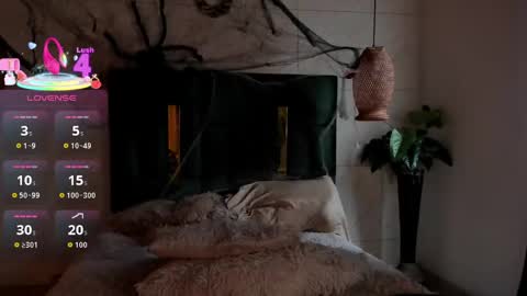 Susana W online show from October 2025 01:34:02 PM