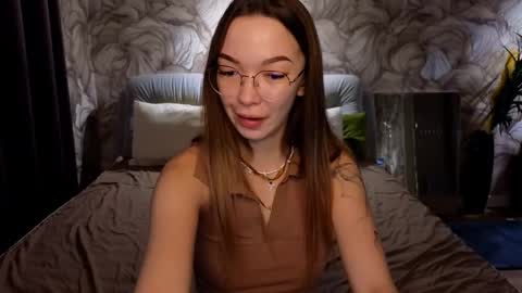 Snapshot of susannjohnson chatting on October 2025 12:44:02 AM susannjohnson online show from October 2025 12:44:02 AM