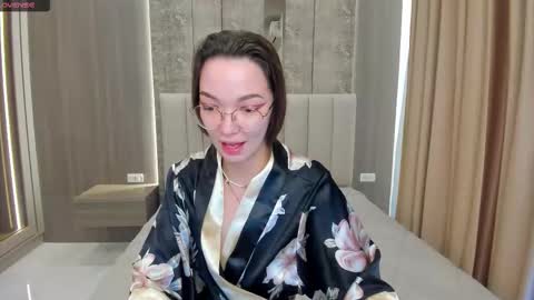 Snapshot of susannjohnson chatting on November 2025 12:33:01 AM susannjohnson online show from November 2025 12:33:01 AM