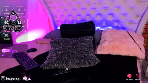 Snapshot of susanpercy chatting on November 2025 10:31:01 PM Val Help me get to 100 thumbs up online show from November 2025 10:31:01 PM