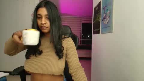 Snapshot of susanrhodes_ chatting on October 2025 09:28:02 AM Susan Rhodes online show from October 2025 09:28:02 AM