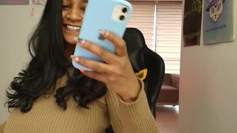 Snapshot of susanrhodes_ chatting on October 2025 11:31:01 AM Susan Rhodes online show from October 2025 11:31:01 AM