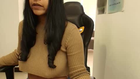 Snapshot of susanrhodes_ chatting on November 2025 01:32:01 PM Susan Rhodes online show from November 2025 01:32:01 PM