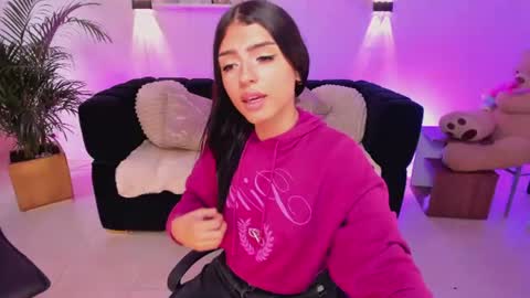 Snapshot of susi_doll1 chatting on July 2026 07:04:01 PM susi_doll1 online show from July 2026 07:04:01 PM