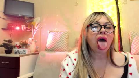 Snapshot of susiexnoreen chatting on February 2026 01:17:01 AM SusiexNoreen online show from February 2026 01:17:01 AM