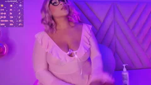 SussieRogers online show from September 2025 01:01:01 PM