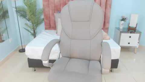 Snapshot of sussy_leon chatting on November 2025 03:50:01 AM sussy leon online show from November 2025 03:50:01 AM