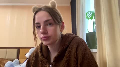 Emila online show from April 2026 06:17:02 AM