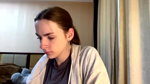 Emila online show from June 2026 07:47:02 AM