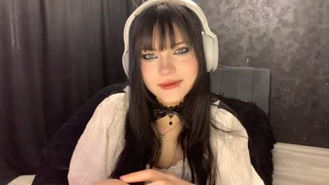 EmilySuonn online show from April 2026 05:41:01 AM