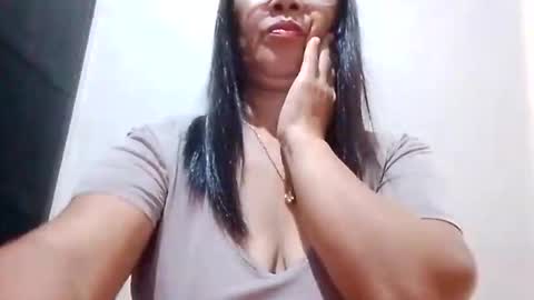 suzzie_hot online show from November 2025 10:02:01 PM