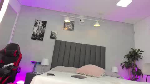 Snapshot of sven_basquiat chatting on March 2026 07:43:02 PM Sven online show from March 2026 07:43:02 PM