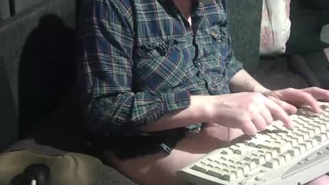 Snapshot of swartarn chatting on January 2025 01:24:01 AM ArnSwart online show from January 2025 01:24:01 AM