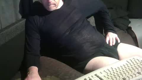 Snapshot of swartarn chatting on November 2025 04:11:02 AM ArnSwart online show from November 2025 04:11:02 AM