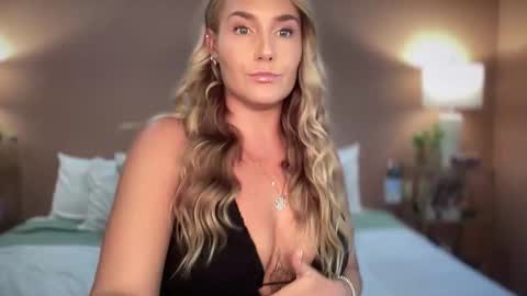 Snapshot of swedish_candii chatting on February 2026 12:09:02 AM Swedish Candii online show from February 2026 12:09:02 AM