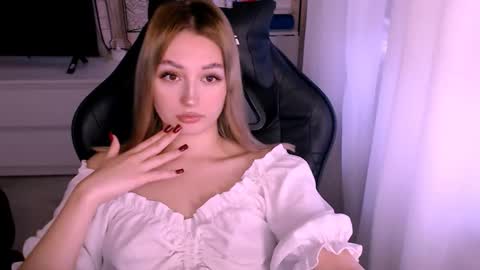 Kate online show from October 2025 02:37:02 AM