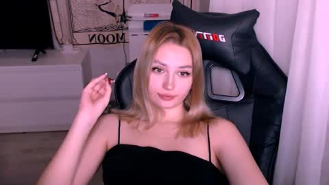 Kate online show from November 2025 01:17:01 AM