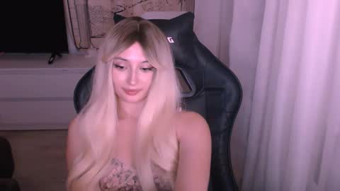 Kate online show from December 2025 04:33:01 PM