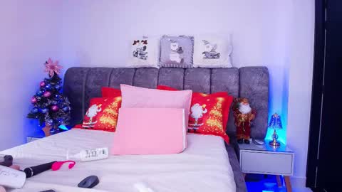 Debora  online show from December 2025 11:52:02 AM