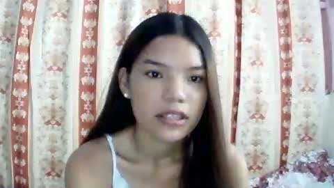 Snapshot of sweet01pinay chatting on May 2026 02:28:01 AM sweet01pinay online show from May 2026 02:28:01 AM