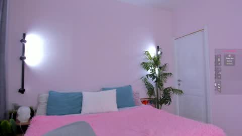 Snapshot of sweet__monica chatting on May 2026 01:35:01 AM Monica GTM 3MoTuWeFrSa 500pm-1000pm online show from May 2026 01:35:01 AM