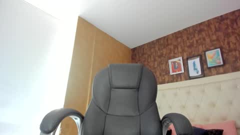 Vanessa online show from March 2026 07:53:01 PM