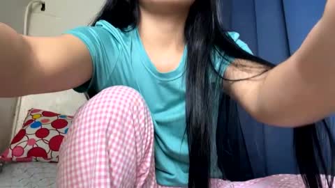 Snapshot of sweet_angel190 chatting on January 2025 11:54:01 AM Mae online show from January 2025 11:54:01 AM