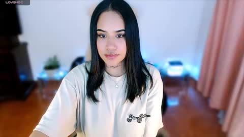 Stephanie online show from November 2025 10:07:02 PM