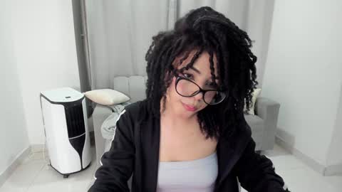 Snapshot of sweet_anie_04 chatting on February 2025 02:40:02 AM Anie online show from February 2025 02:40:02 AM