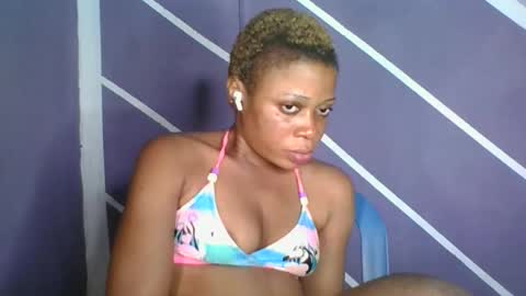 Snapshot of sweet_berry31 chatting on October 2025 12:54:01 AM baby girl online show from October 2025 12:54:01 AM