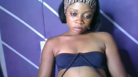 Snapshot of sweet_berry31 chatting on November 2025 01:59:02 AM baby girl online show from November 2025 01:59:02 AM