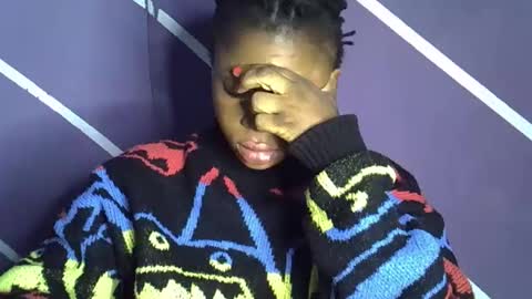 Snapshot of sweet_berry31 chatting on December 2025 02:28:01 AM baby girl online show from December 2025 02:28:01 AM