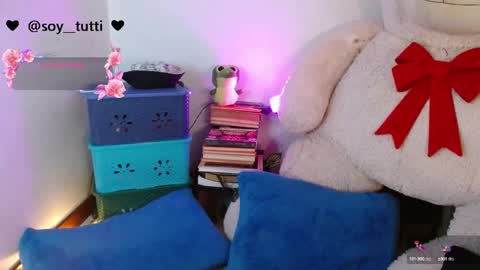 Snapshot of sweet_bluee chatting on December 2024 02:08:02 PM Tutti online show from December 2024 02:08:02 PM