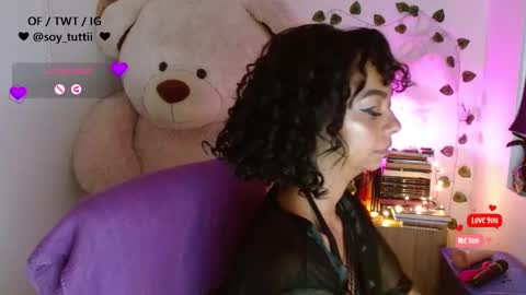 Snapshot of sweet_bluee chatting on January 2025 12:48:01 PM Tutti online show from January 2025 12:48:01 PM