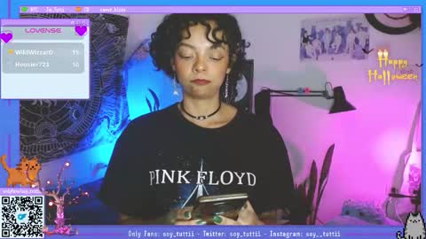 Snapshot of sweet_bluee chatting on October 2025 02:28:02 AM Tutti online show from October 2025 02:28:02 AM