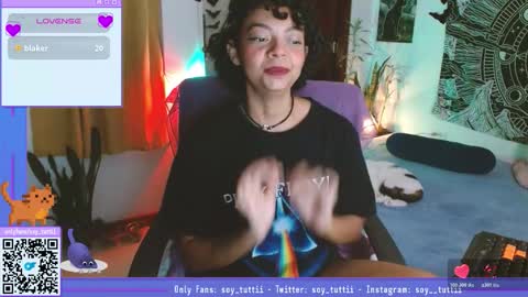 Snapshot of sweet_bluee chatting on November 2025 01:04:02 AM Tutti online show from November 2025 01:04:02 AM