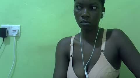 sweet_cherie1 online show from April 2026 11:21:03 PM