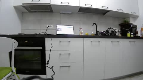           online show from February 2025 08:58:02 PM