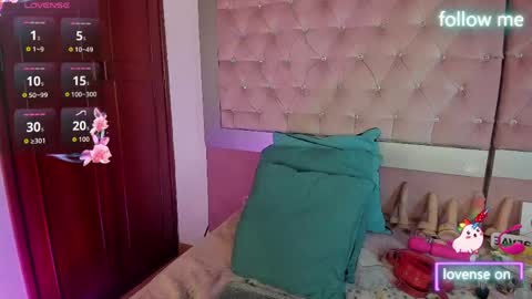 Snapshot of sweet_emmili chatting on April 2026 12:25:02 PM emmili online show from April 2026 12:25:02 PM