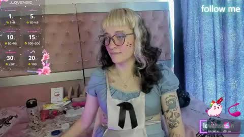Snapshot of sweet_emmili chatting on June 2026 02:45:02 PM emmili online show from June 2026 02:45:02 PM