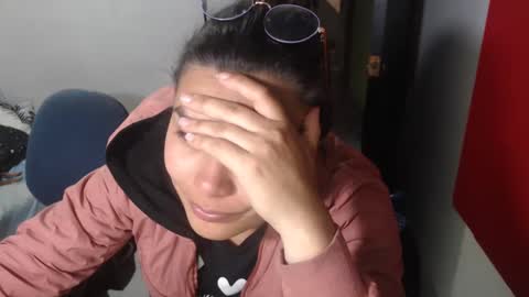 Snapshot of sweet_fantasy_couple chatting on February 2025 01:00:01 AM sweet_fantasy_couple online show from February 2025 01:00:01 AM