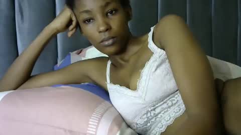 sweet_freaky online show from April 2026 11:09:02 PM
