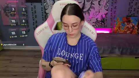 Alice online show from October 2025 02:19:01 AM