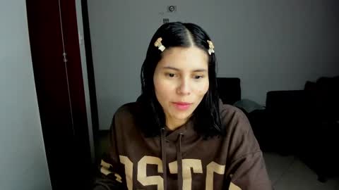 Snapshot of sweet_hann chatting on October 2025 08:43:01 AM Hanna online show from October 2025 08:43:01 AM