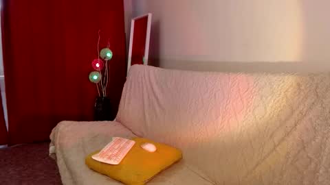 Molly online show from December 2025 02:41:02 AM