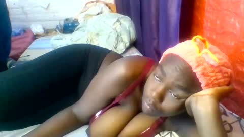 Snapshot of sweet_hennessey chatting on June 2026 06:44:01 AM sweet_hennessey online show from June 2026 06:44:01 AM