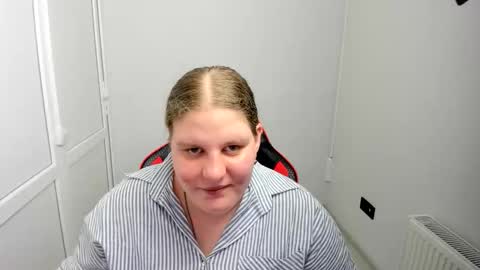 Snapshot of sweet_karla_la chatting on May 2026 10:36:01 AM Karla online show from May 2026 10:36:01 AM