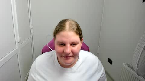 Snapshot of sweet_karla_la chatting on June 2026 01:36:01 PM Karla online show from June 2026 01:36:01 PM