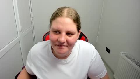 Snapshot of sweet_karla_la chatting on June 2026 01:17:02 PM Karla online show from June 2026 01:17:02 PM