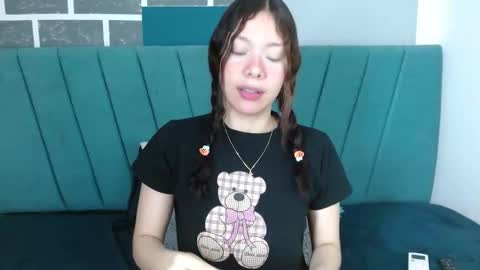 sweet_kitty_05 online show from March 2026 11:33:01 PM
